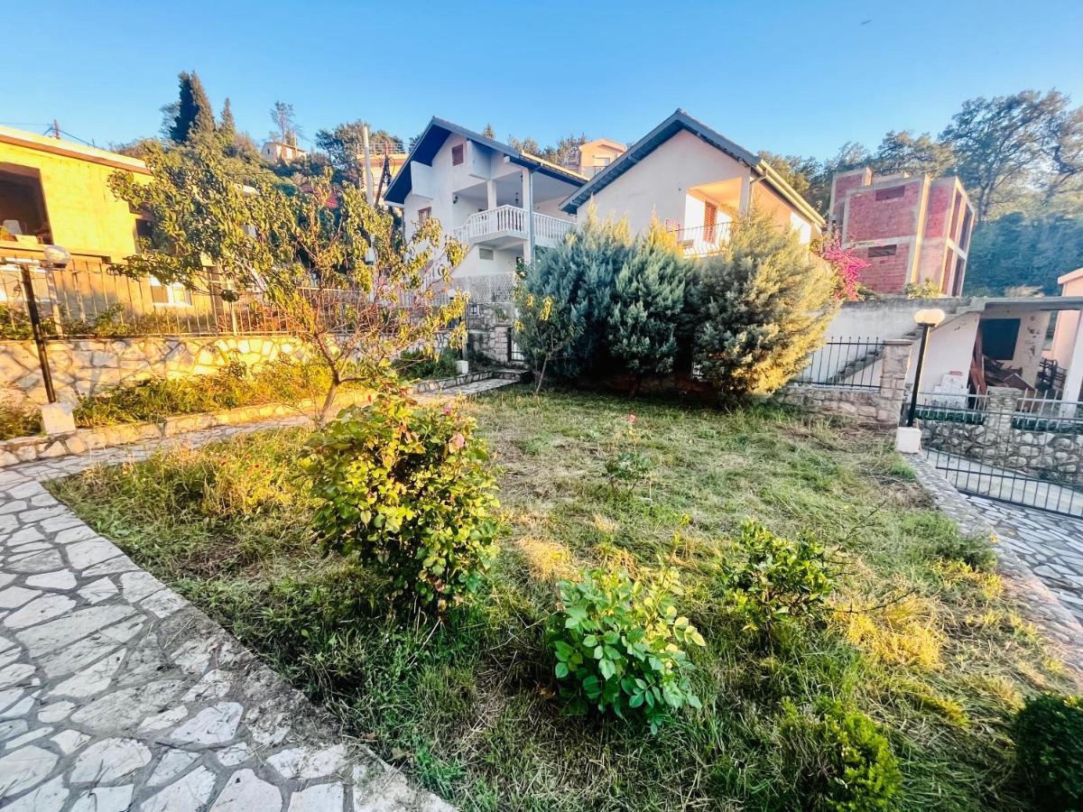 Apartments In Villa Viktoria سوتوموري المظهر الخارجي الصورة