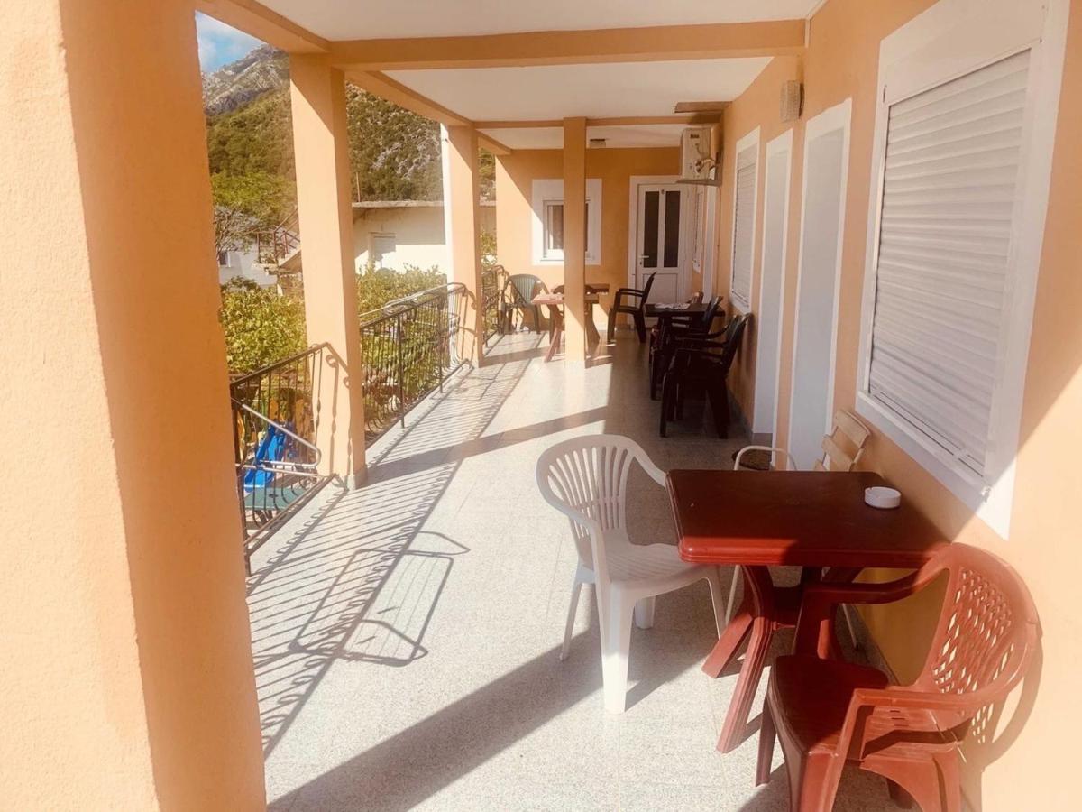 Apartments In Villa Viktoria سوتوموري المظهر الخارجي الصورة