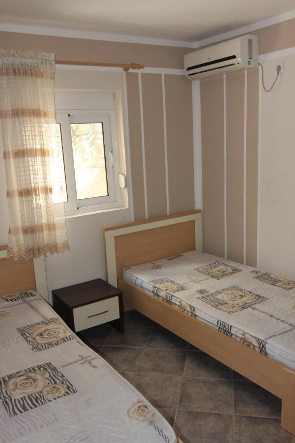 Apartments In Villa Viktoria سوتوموري المظهر الخارجي الصورة